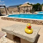Self Catering For The Larger Group
