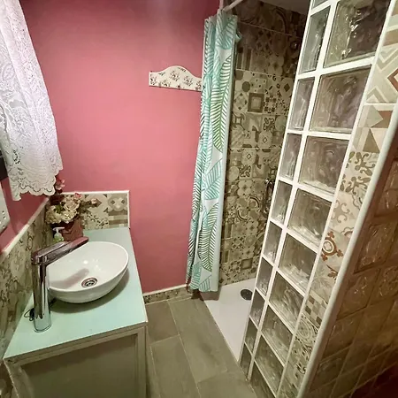 Self Catering For The Larger Group * Ubeda (Valencia)