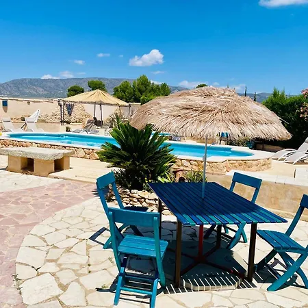 Self Catering For The Larger Group