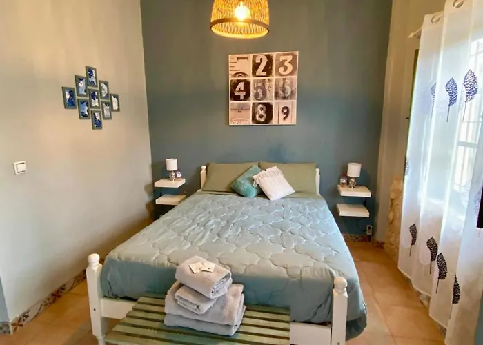 Self Catering For The Larger Group * Ubeda (Valencia)